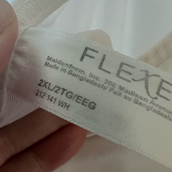 Flexes smoothing shape-wear tank top in 2XL. Cream color, adjustable straps. - Picture 3 of 6